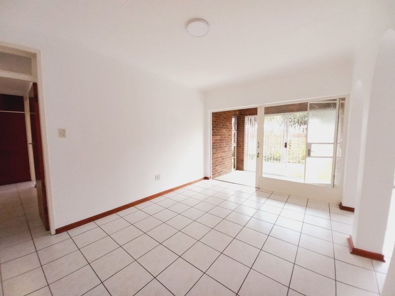 Well-Maintained 3-Bedroom Family Home Offering Comfortable Suburban Living in Rustivia, Germiston - Photo 2