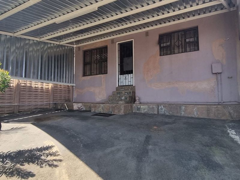 Explore our Charming Duplex - Photo 4