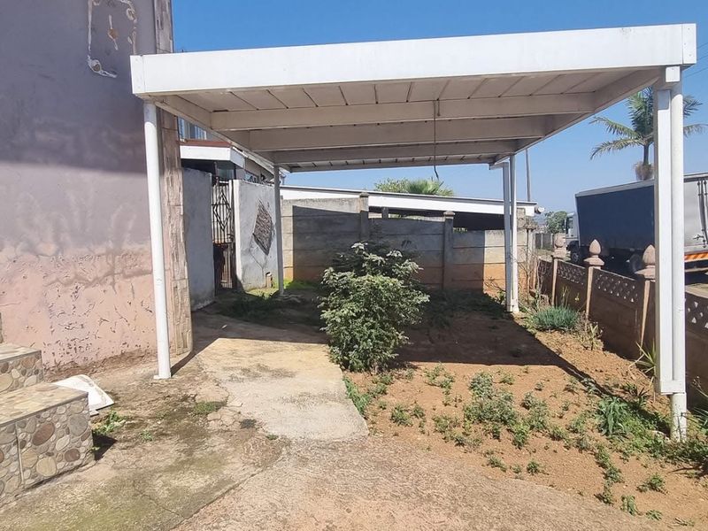 Explore our Charming Duplex - Photo 9