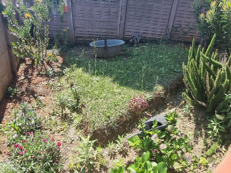 Explore our Charming Duplex - Photo 7