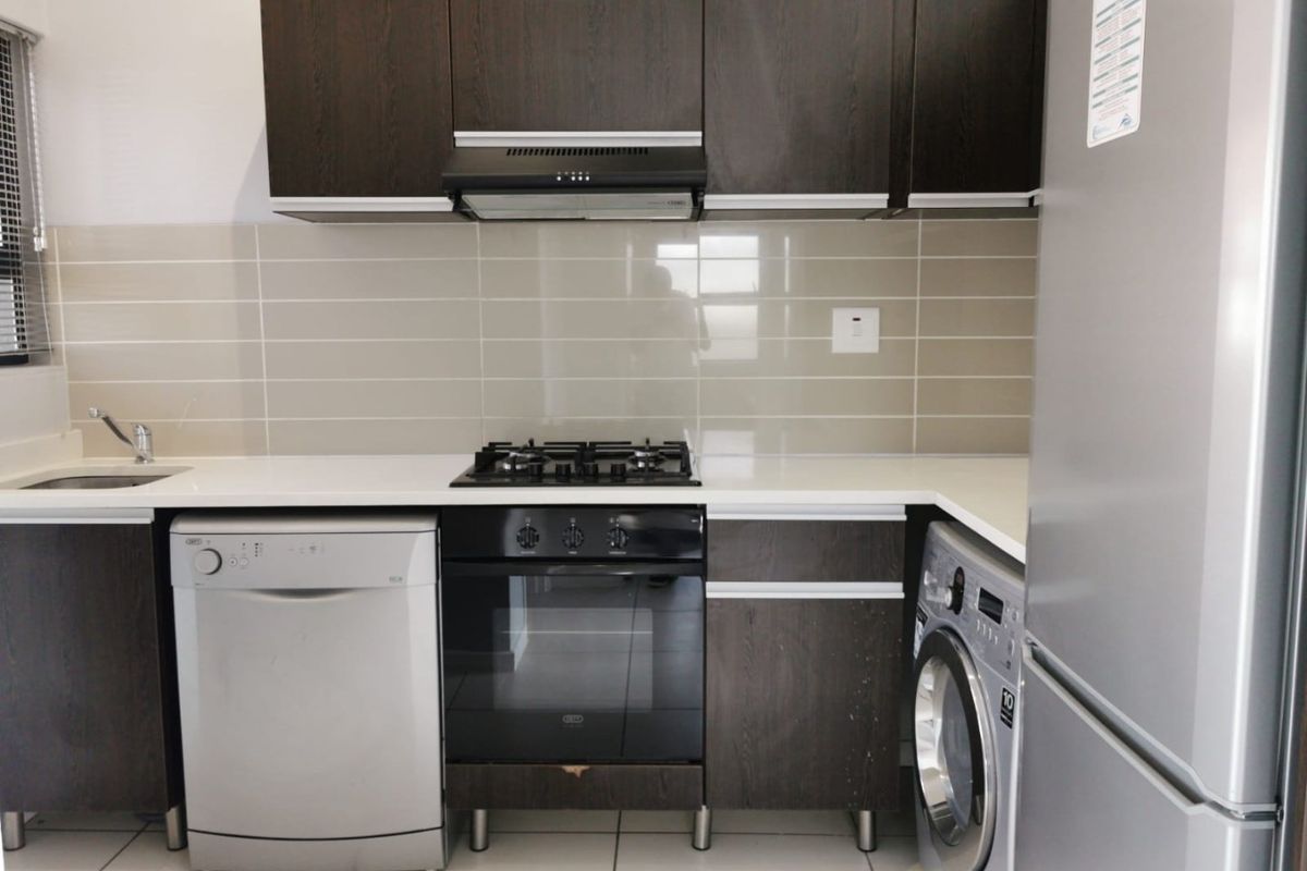 1 Bedroom Apartment / Flat for Sale in The William Estate - Photo 2