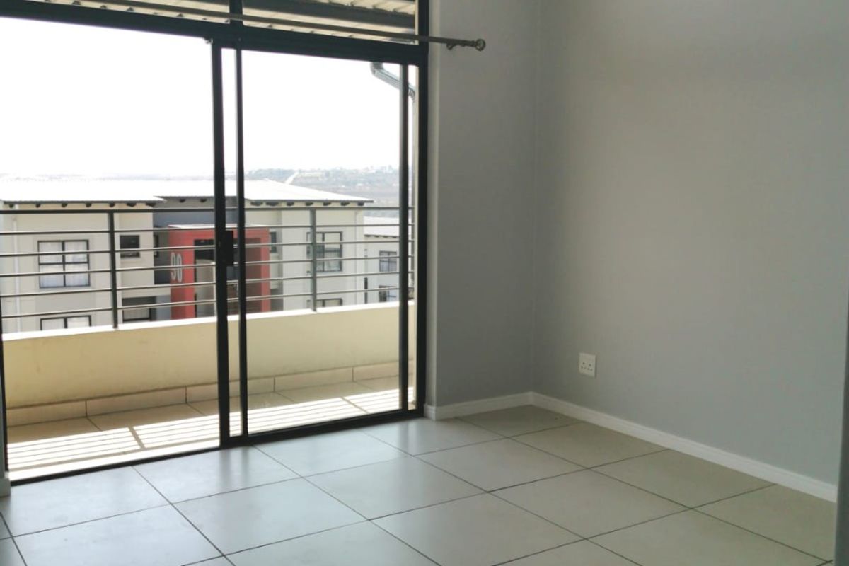 1 Bedroom Apartment / Flat for Sale in The William Estate - Photo 3