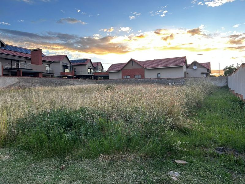 vacant stand for Sale in popular Wild olivr - Photo 4