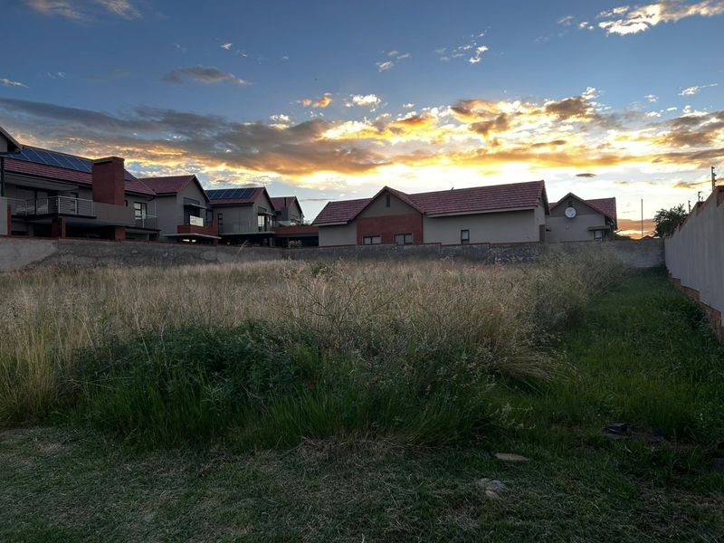 vacant stand for Sale in popular Wild olivr - Photo 2