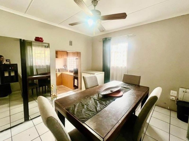 Well maintained Family Home with income Generating Flatlet, A rare find  - Photo 9