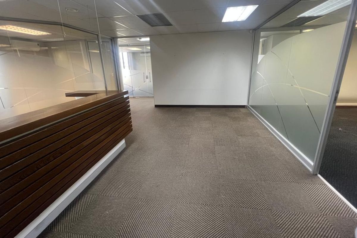 Prime 3rd Floor Office Suite with 14 Private Offices & Canteen – Cape Town To Let - Photo 5