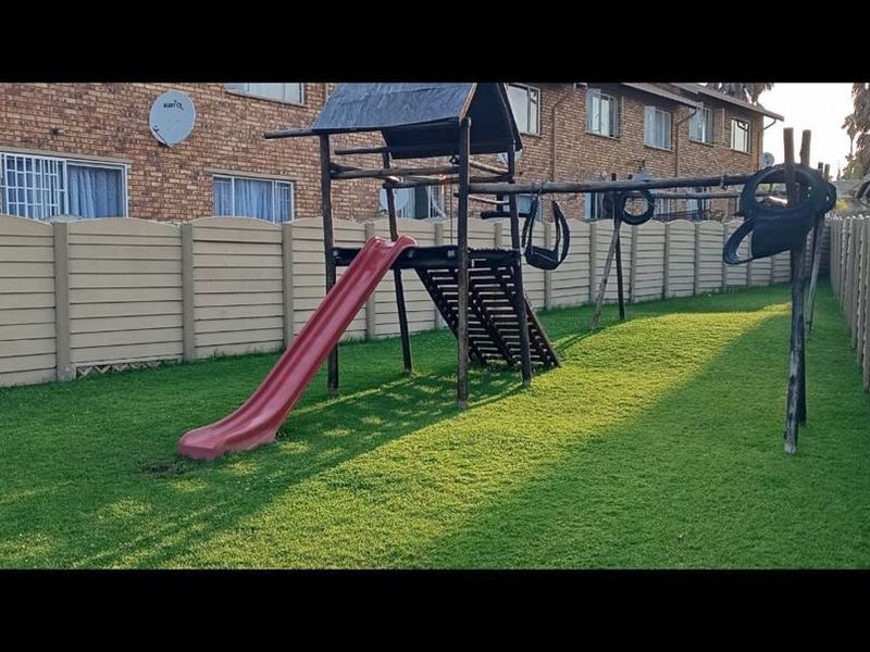 Comfortable Two-Bedroom Home with Practical Appeal - Photo 3