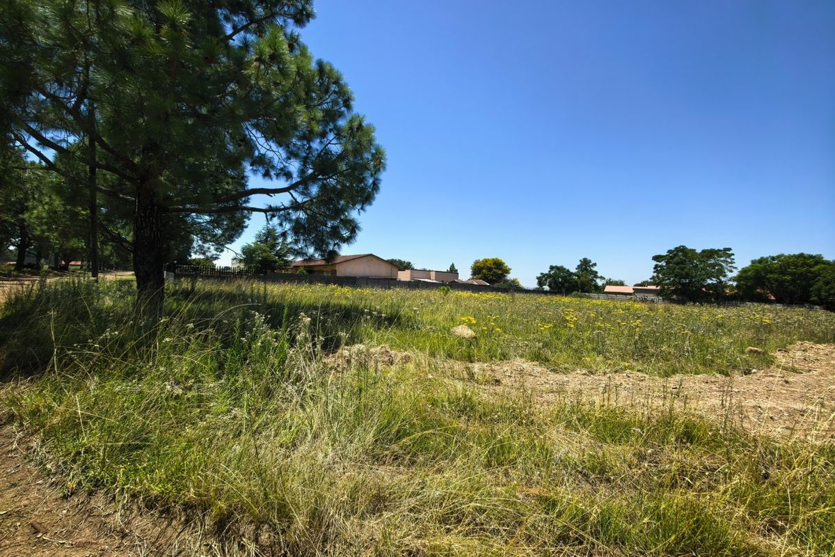 Prime Corner Double Stand in Deneysville, Free State - Photo 2