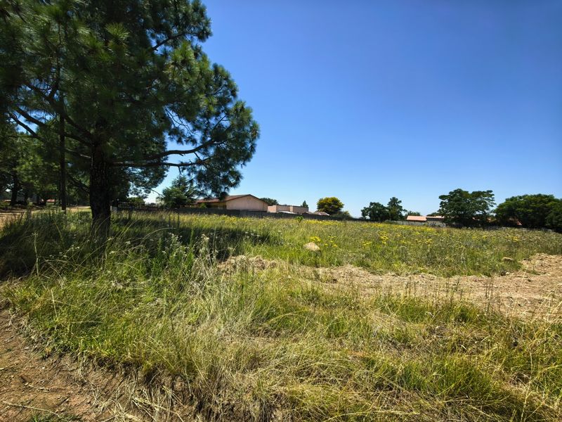 Prime Corner Double Stand in Deneysville, Free State - Photo 2