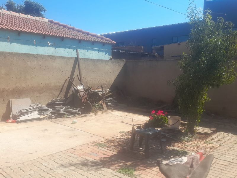 For Sale: Stunning 2-Bedroom Home in Protea-Glen - Photo 8