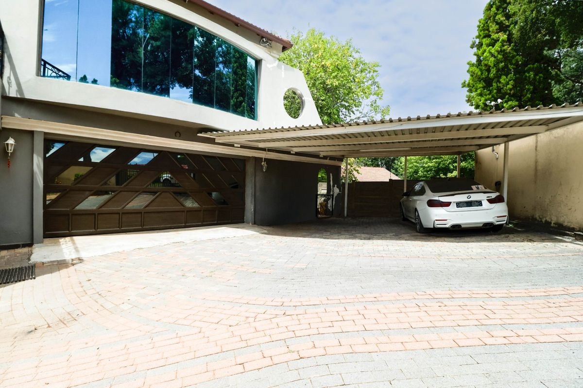 Expansive 6-Bedroom Residence in Vorna Valley, Midrand - Photo 3
