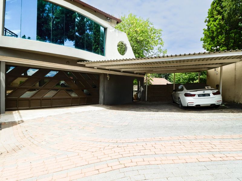 Expansive 6-Bedroom Residence in Vorna Valley, Midrand - Photo 3