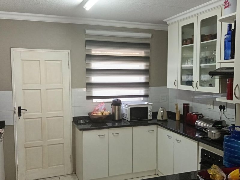 3 Bedroom Townhouse for Sale in Fourways – Fourways Gardens - Photo 3