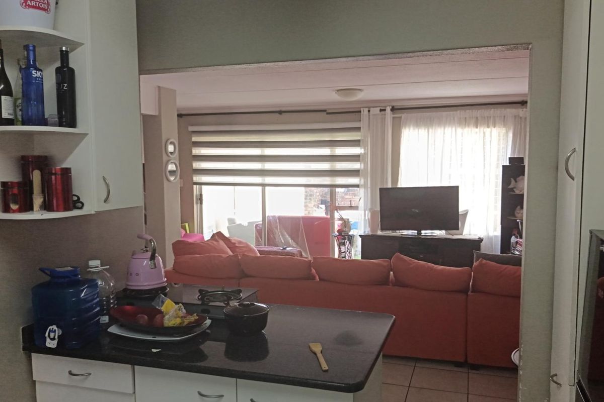 3 Bedroom Townhouse for Sale in Fourways – Fourways Gardens - Photo 4