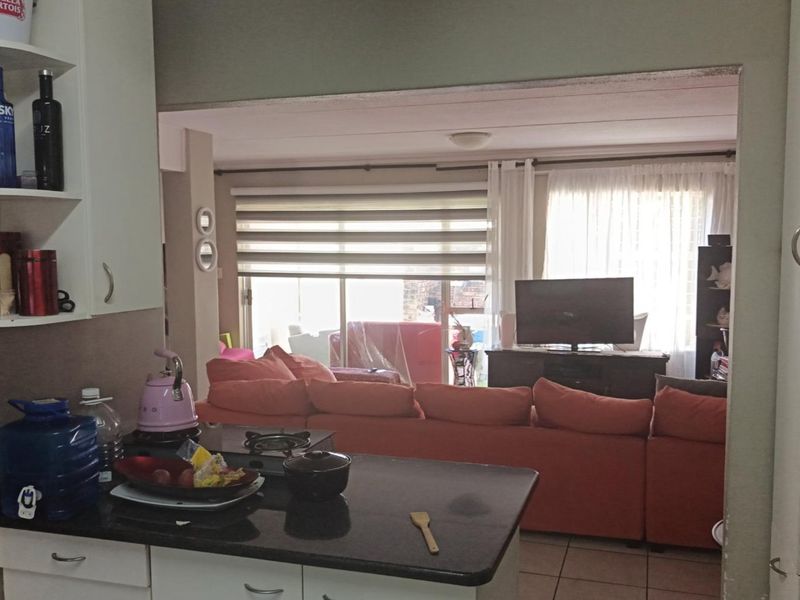 3 Bedroom Townhouse for Sale in Fourways – Fourways Gardens - Photo 4