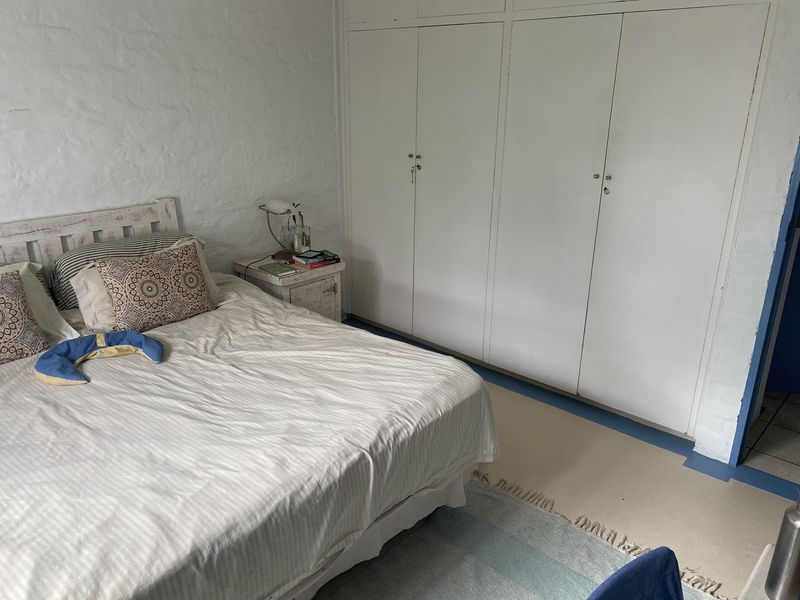 Spacious 2 bedroom flat with a view - Photo 10