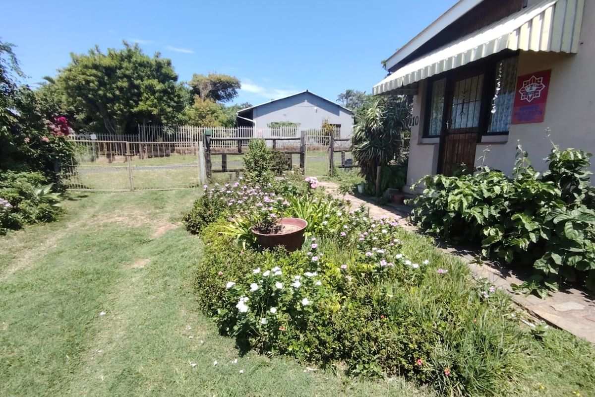 2 Bedroom 2 Bathroom Home With Separate 1 Bedroom Flatlet - Photo 4