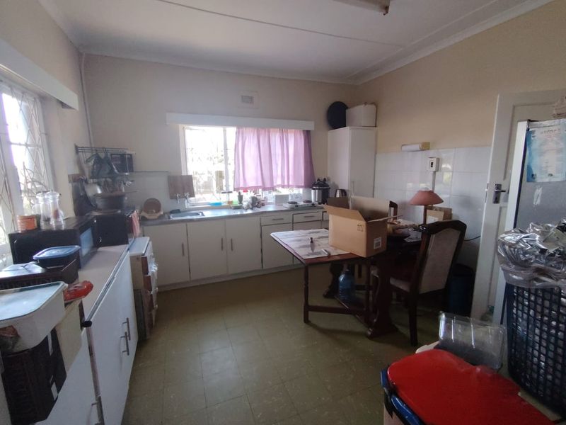 2 Bedroom 2 Bathroom Home With Separate 1 Bedroom Flatlet - Photo 9