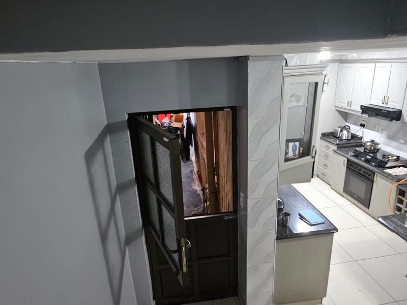 Fully furnished beautiful spacious duplex for sale in Woodlands - Photo 8