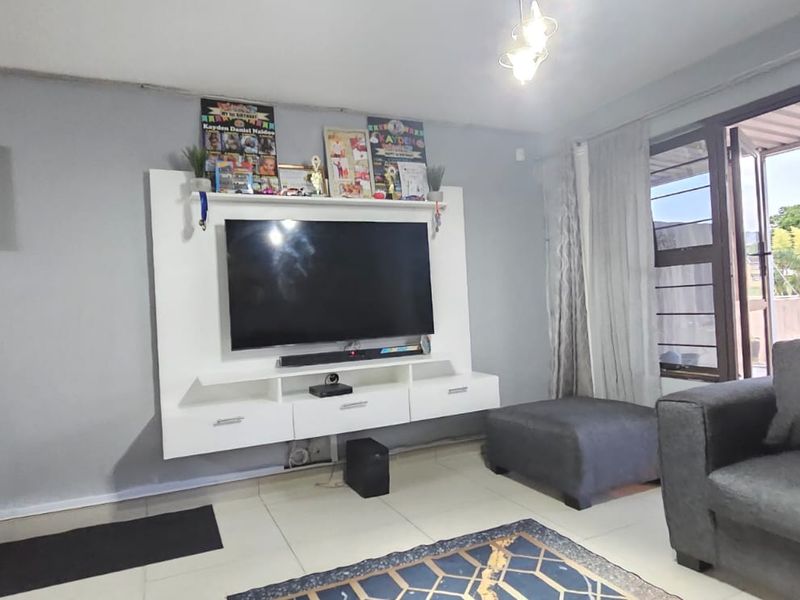 Fully furnished beautiful spacious duplex for sale in Woodlands - Photo 6