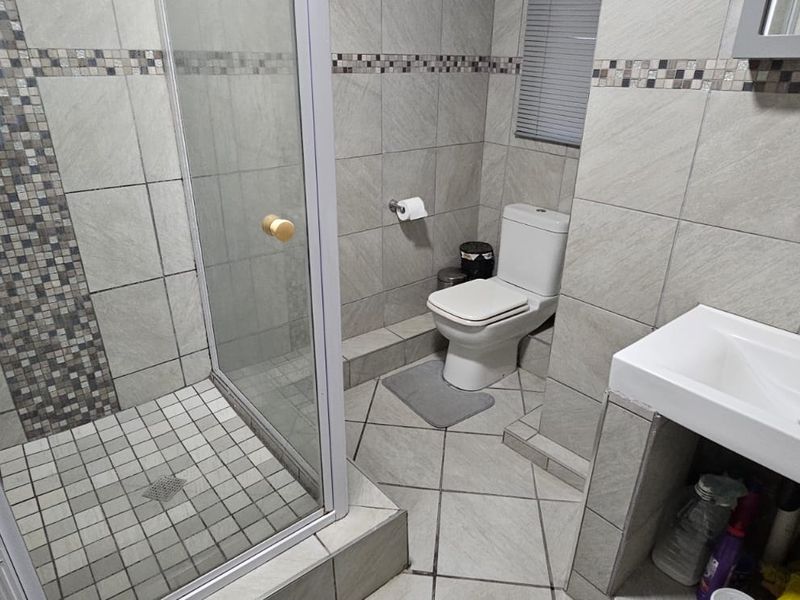 Fully furnished beautiful spacious duplex for sale in Woodlands - Photo 4