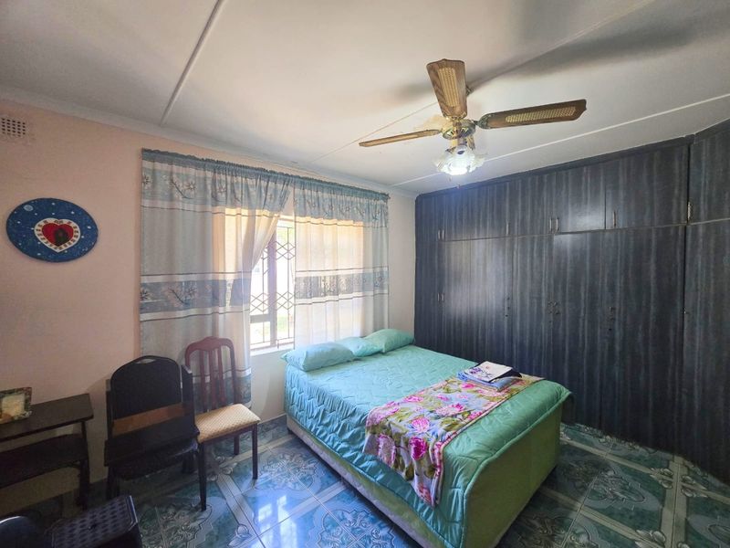 Flexible Family Living or Income-Generating Opportunity in Stanger Manor - Photo 6