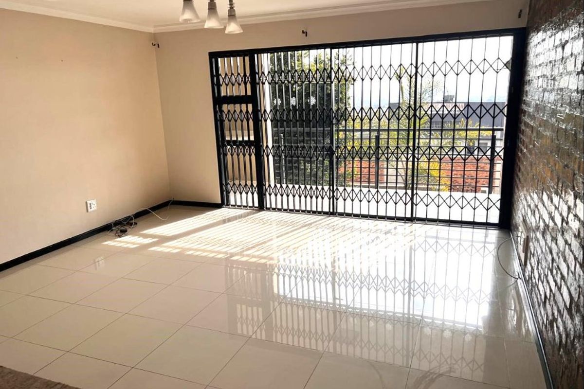 Secure & Affordable, Modern Apartment in Solheim Plus Carport, Lift & Gym - Photo 5