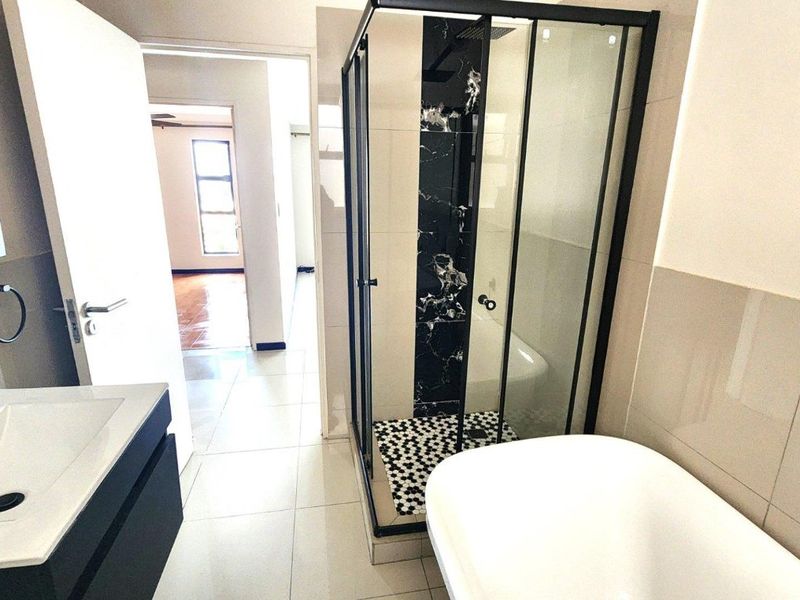 Secure & Affordable, Modern Apartment in Solheim Plus Carport, Lift & Gym - Photo 10