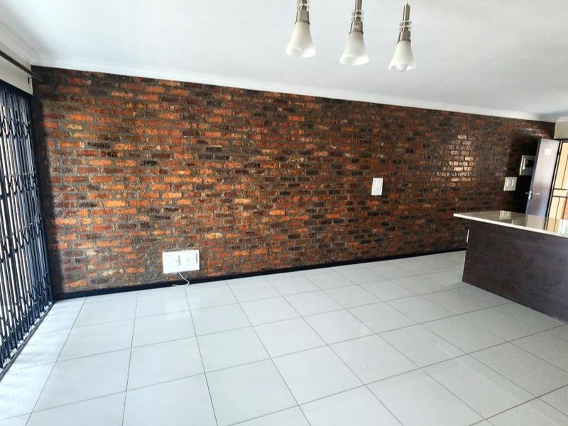 Secure & Affordable, Modern Apartment in Solheim Plus Carport, Lift & Gym - Photo 6