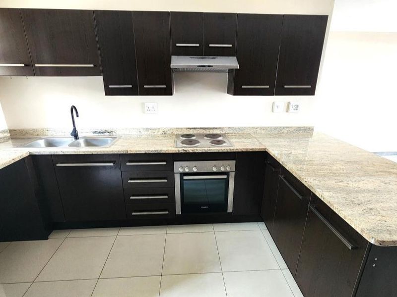 Secure & Affordable, Modern Apartment in Solheim Plus Carport, Lift & Gym - Photo 2