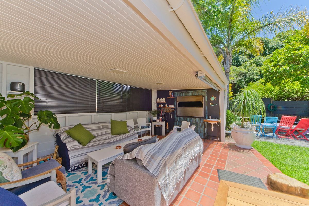 Leisure isle Family Home with Guest House options - Photo 3