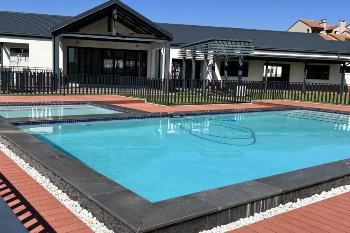 Sophisticated 2 Bed, 2 Bath Apartment – From R1 350 000 - Photo 2