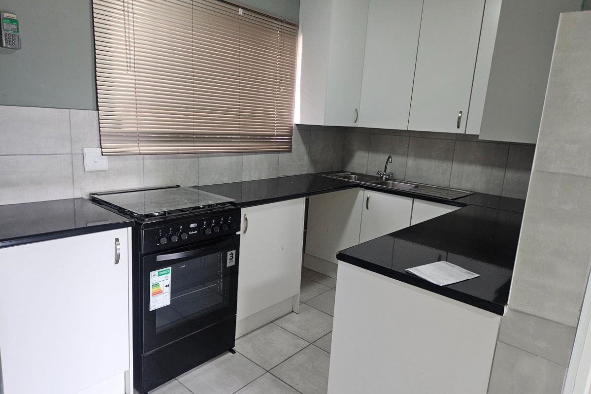 2 Bedroom Apartment for Sale - Photo 3