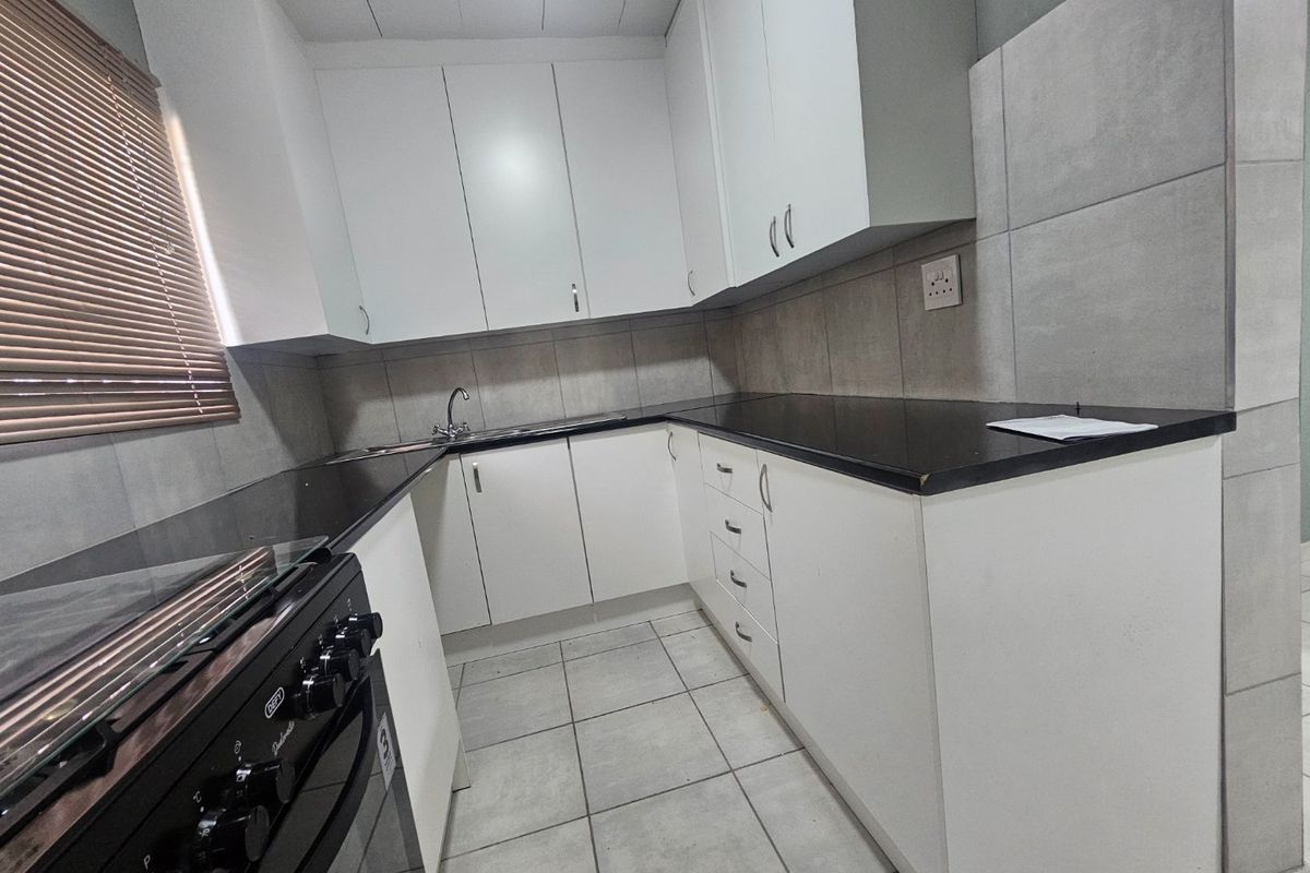 2 Bedroom Apartment for Sale - Photo 4