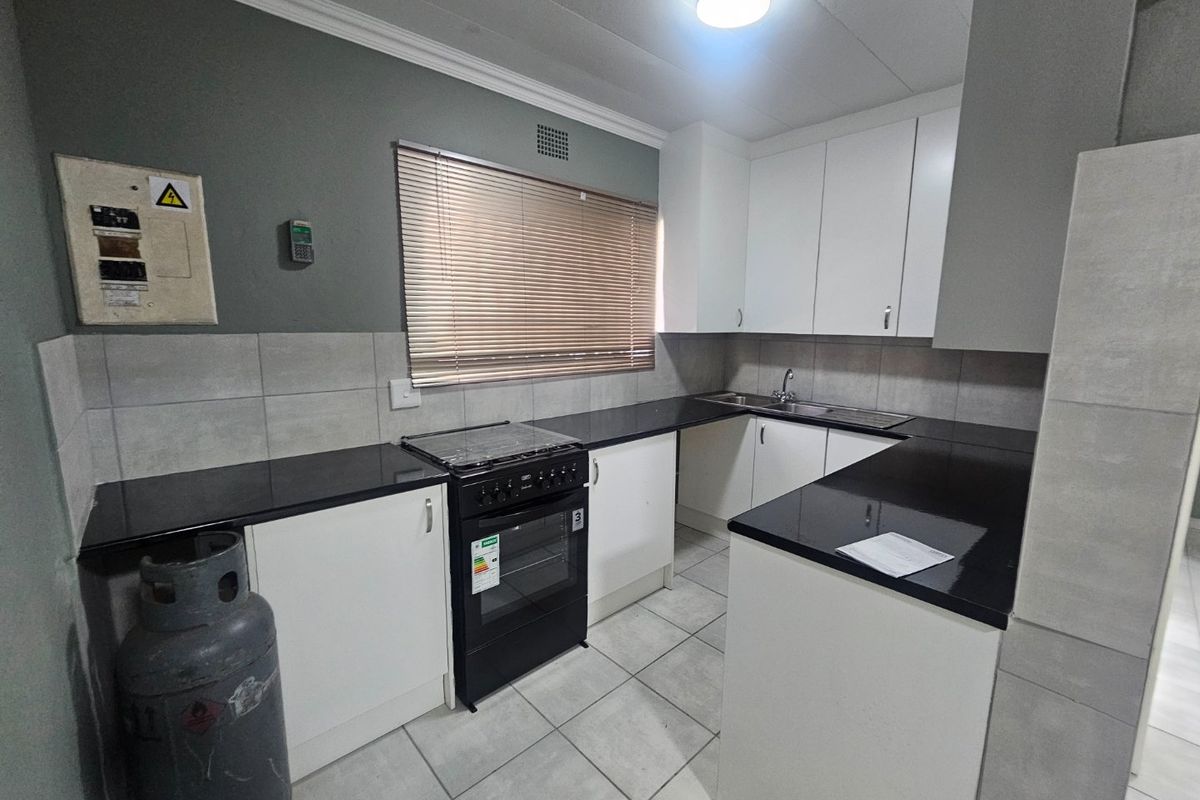 2 Bedroom Apartment for Sale - Photo 2