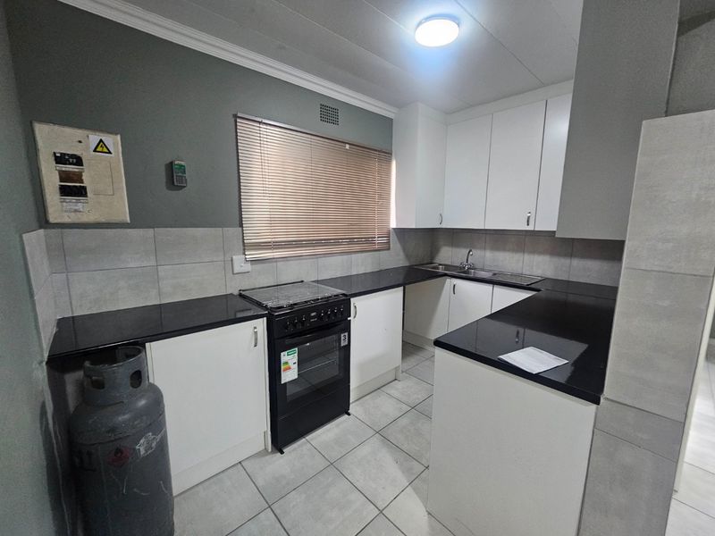 2 Bedroom Apartment for Sale - Photo 2