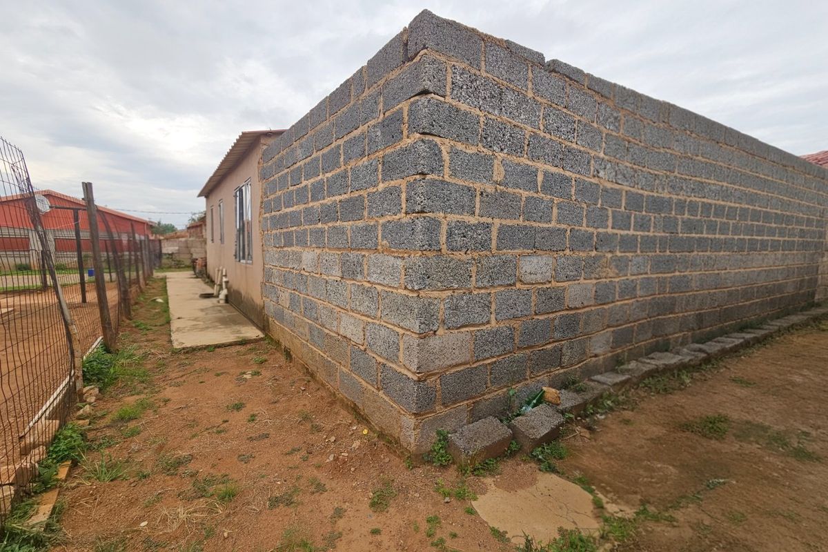 2 BEDROOM HOUSE FOR SALE - Photo 3