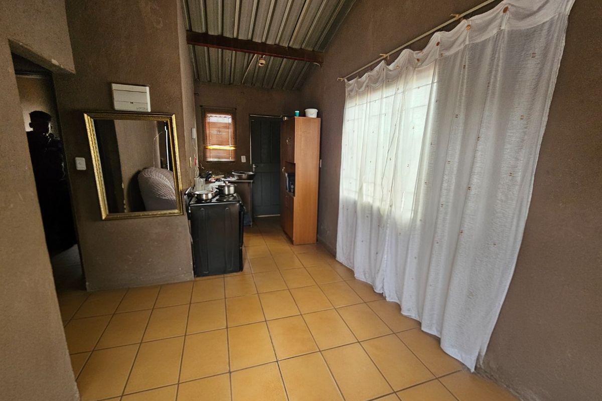 2 BEDROOM HOUSE FOR SALE - Photo 5