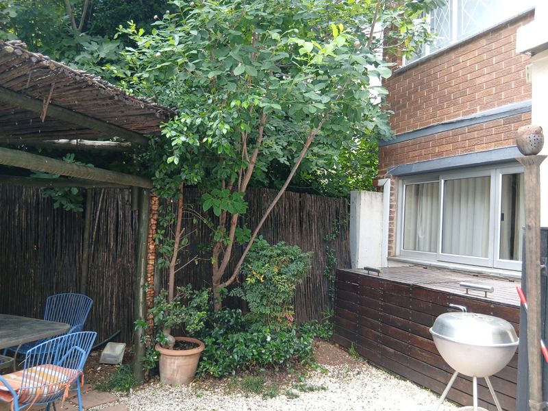 Cosy Garden Apartment Very Spacious 3x bed 2x bath and Jacuzzi in this lovely sought out Complex  - Photo 5