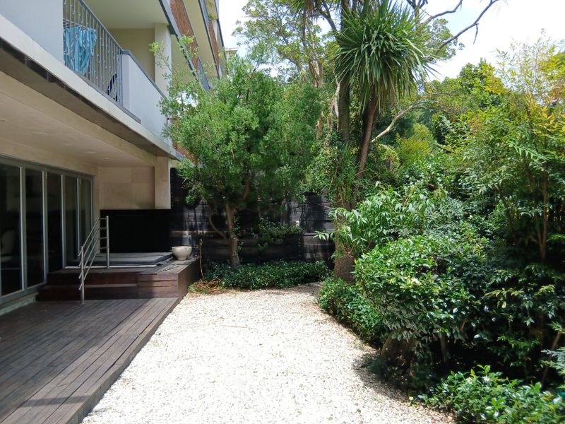 Cosy Garden Apartment Very Spacious 3x bed 2x bath and Jacuzzi in this lovely sought out Complex  - Photo 3