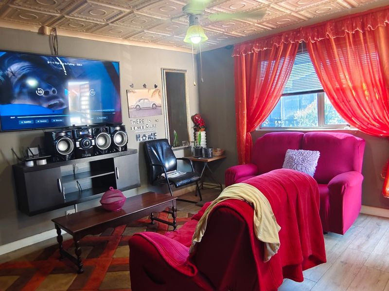 Free Standing, Corner Plot 4Bedroom House In Strandfontein  - Photo 8