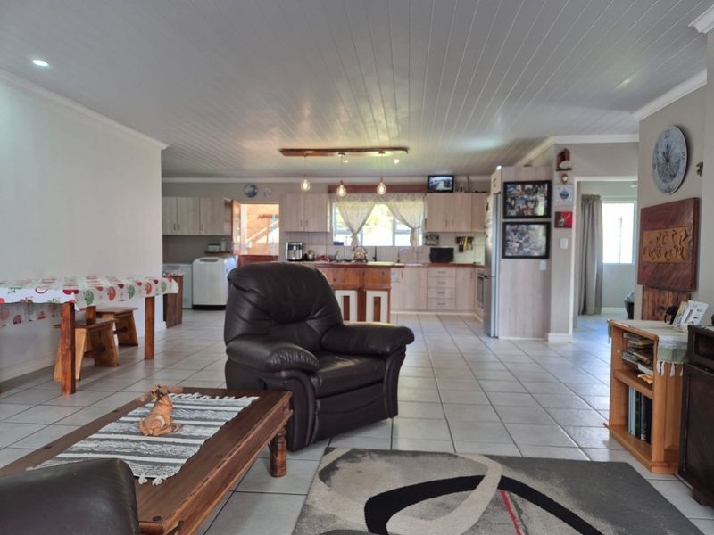 3 Bedroom House in Still Bay West - Photo 7