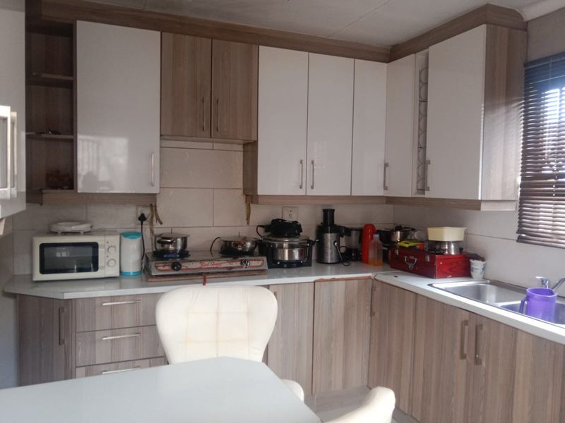 3 bedroom house for sale in Mthatha - Photo 4