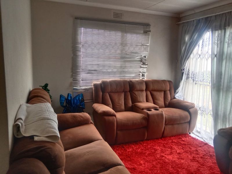 3 bedroom house for sale in Mthatha - Photo 10