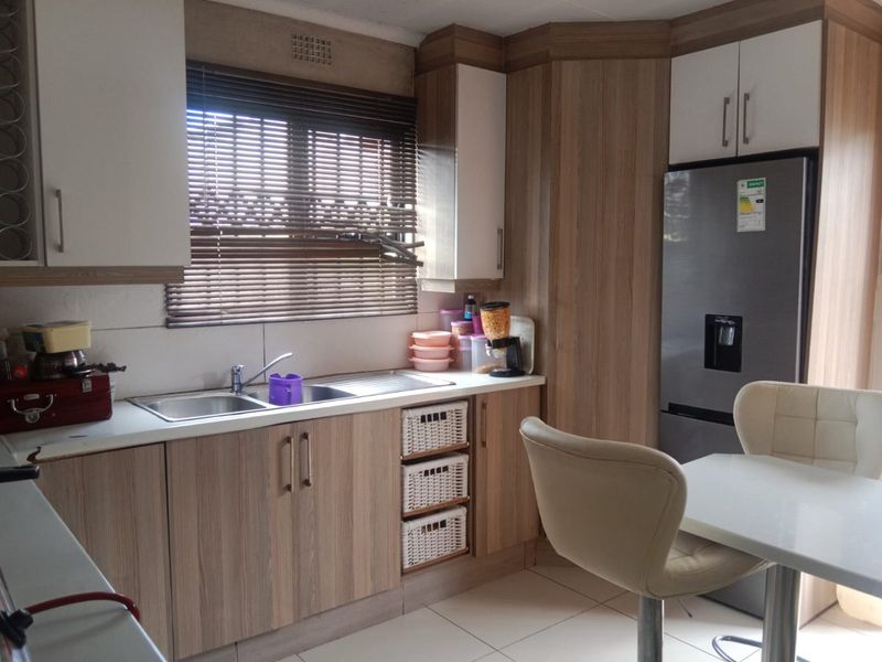 3 bedroom house for sale in Mthatha - Photo 8