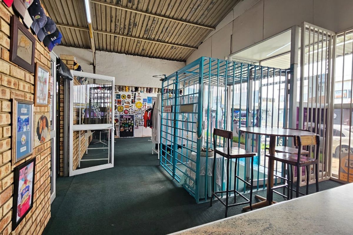 Established embroidery and printing factory. - Photo 3