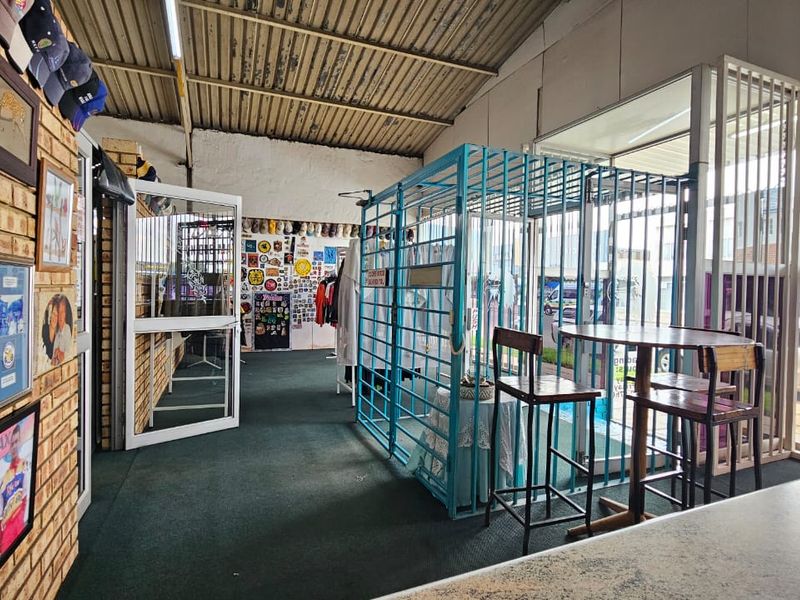 Established embroidery and printing factory. - Photo 3