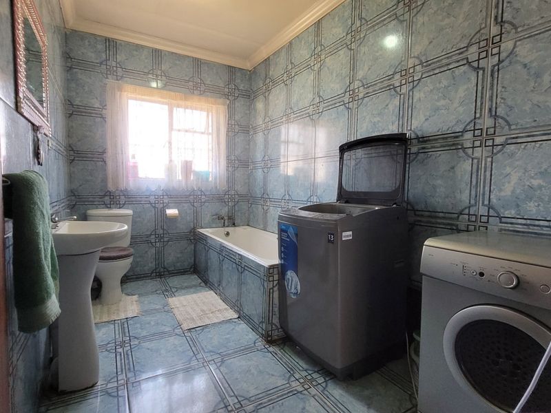 Charming 2.6ha Farm with Two Homes & Pool in Meyerton. - Photo 10