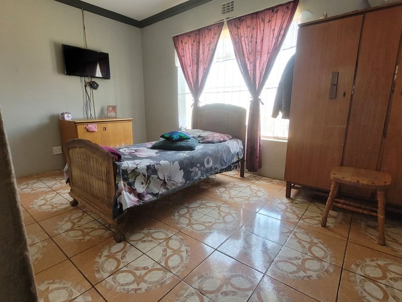 Charming 2.6ha Farm with Two Homes & Pool in Meyerton. - Photo 6