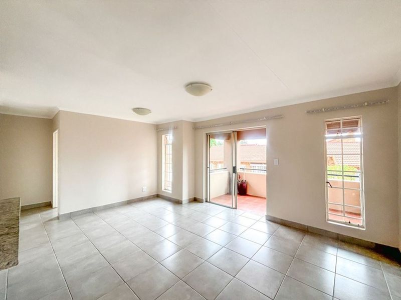 Cozy Home with Pool and Practical Layout - Photo 2